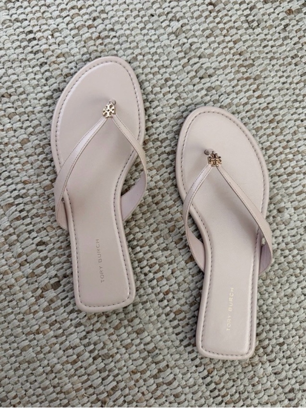 SOLD Tory Burch Blush Leather Thong Sandals with Gold Logo - Picture 2 of 6
